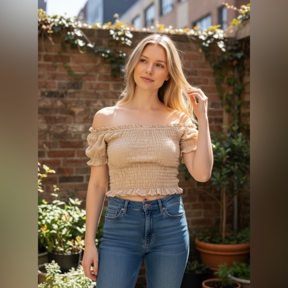 Ocean drive Off-Shoulder Tan Crop size small Y2K Cottagecore